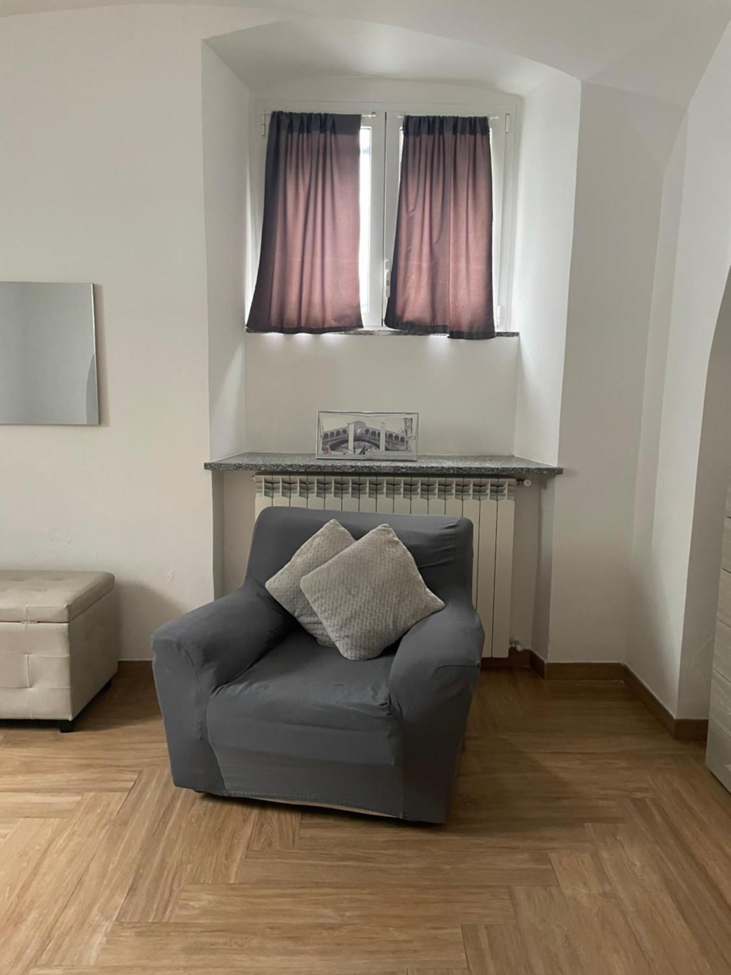 Elle'S House Appartement Savona Buitenkant foto
